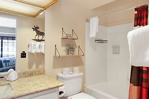 Woodland Retreat #2548