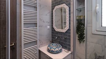 Artistic apt in Gazi with terrace by GHH