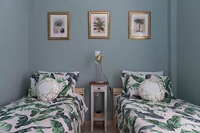 Artistic apt in Gazi with terrace by GHH