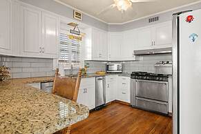 Coastal Charm Lobster Ch Teau