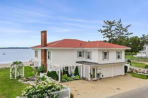Coastal Charm Lobster Ch Teau