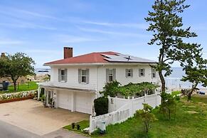 Coastal Charm Lobster Ch Teau