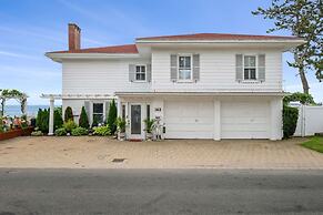 Coastal Charm Lobster Ch Teau