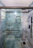 Lake Access 4 Bed 3 Bath HOT TUB