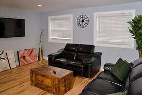 Lake Access 4 Bed 3 Bath HOT TUB