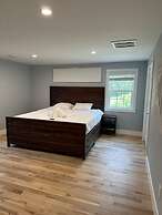 Lake Access 4 Bed 3 Bath HOT TUB