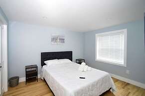 Lake Access 4 Bed 3 Bath HOT TUB