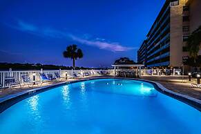 Bayshore Yacht & Tennis 806