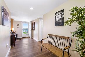 Bayshore Yacht & Tennis 806