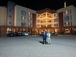 Hotel The Pramukh by Shivalaya Darshanam