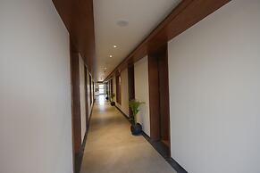 Hotel The Pramukh by Shivalaya Darshanam