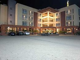 Hotel The Pramukh by Shivalaya Darshanam