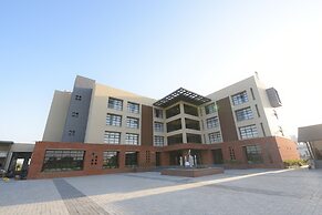 Hotel The Pramukh by Shivalaya Darshanam