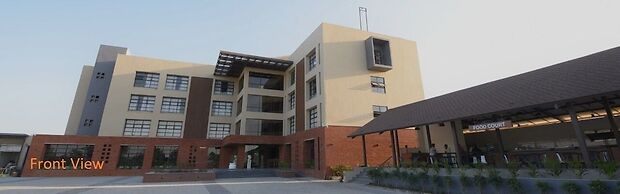 Hotel The Pramukh by Shivalaya Darshanam