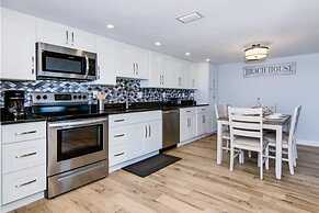 Sea Club #32 - Dolphins Lookout