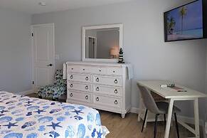 Sea Club #32 - Dolphins Lookout