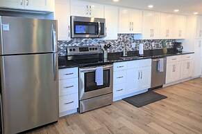 Sea Club #32 - Dolphins Lookout