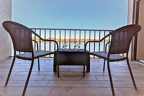 Sea Club #32 - Dolphins Lookout