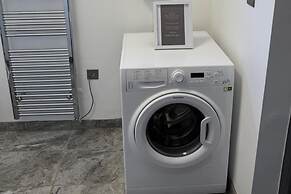 Tadnoll Escape- Shepards Hut- Sleeps 2- Bbq- Lake