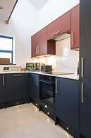 Aylesford-house-sleeps 2 & 1 Infant-parking-garden