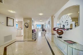 Sherwin Condominium 1801