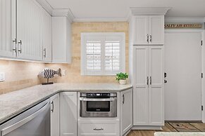 Sea Coast Gardens II 109