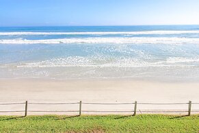 Colony Beach Club 201