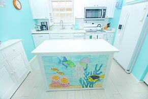 Colony Beach Club 201