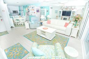 Colony Beach Club 201