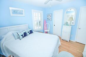 Colony Beach Club 201