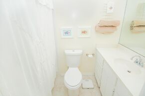 Colony Beach Club 201