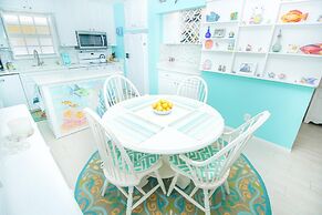 Colony Beach Club 201