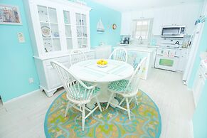 Colony Beach Club 201