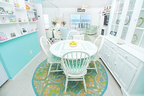 Colony Beach Club 201