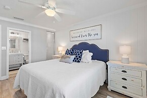 Colony Beach Club 248