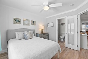 Colony Beach Club 248