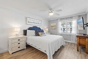 Colony Beach Club 248