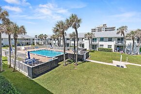 Colony Beach Club 248