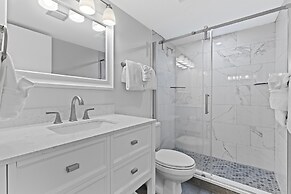 The Shores Club 1105