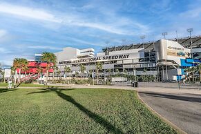 The Shores Club 1105