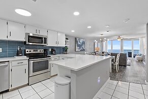 The Shores Club 1105