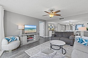 The Shores Club 1105