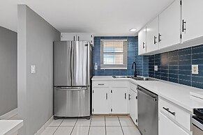 The Shores Club 1105