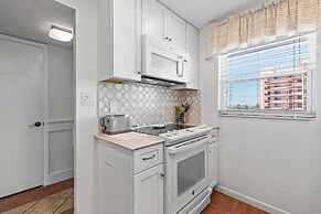 Sea Coast Gardens II 410