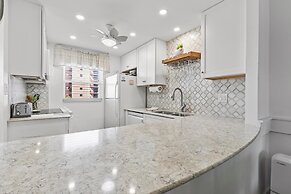 Sea Coast Gardens II 410