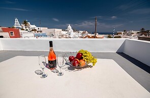 Santorini Karterados Retreat by GHH