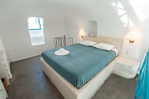 Santorini Karterados Retreat by GHH