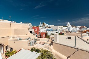 Santorini Karterados Retreat by GHH