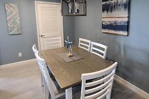 Sea Club #25 - Dolphin's Watch