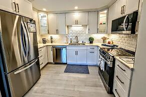 Sea Club #25 - Dolphin's Watch